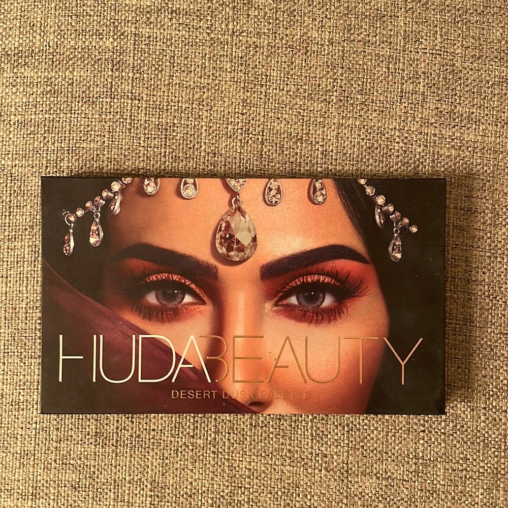 Huda Beauty Desert Dusk Palette